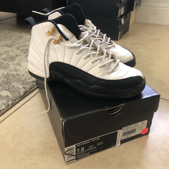 clean 2013 taxis good condition 100% authentic